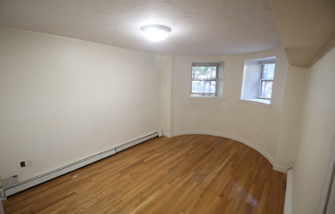 1122 COMMONWEALTH AVE