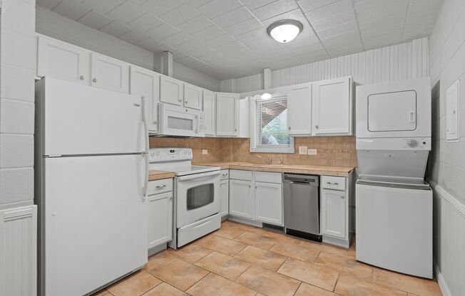 Great pet friendly 1 BR/1Bath  in St. Anthony Park