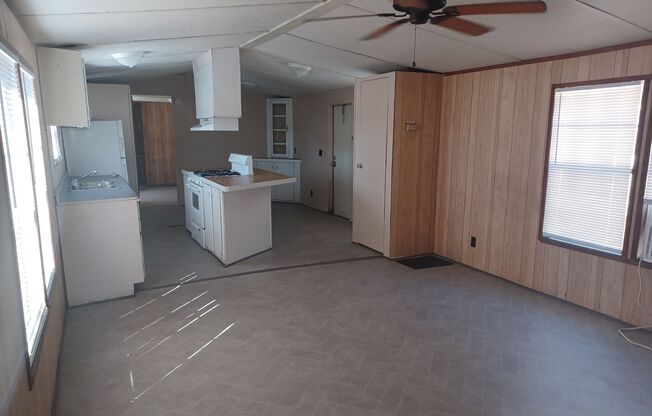 2 beds, 2 baths, $850, Unit Lot 38