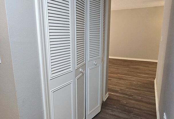 2 beds, 2 baths, 925 sqft, $1,300, Unit 119