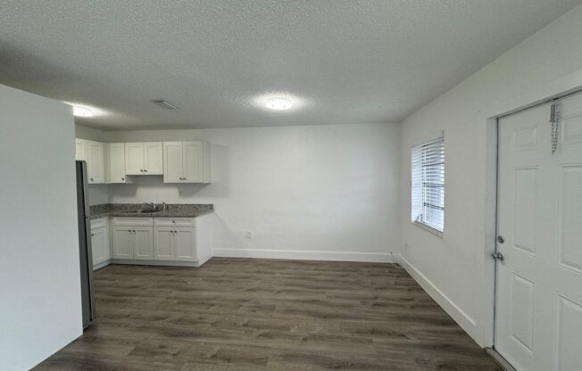 2 beds, 1 bath, 850 sqft, $1,995, Unit 6036-8