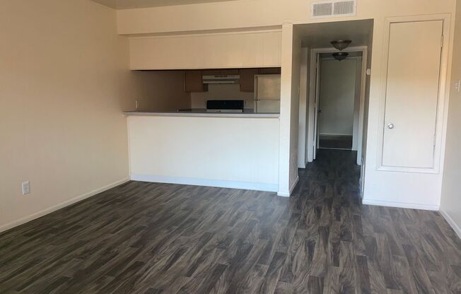 1 bed, 1 bath, 575 sqft, $944, Unit 135