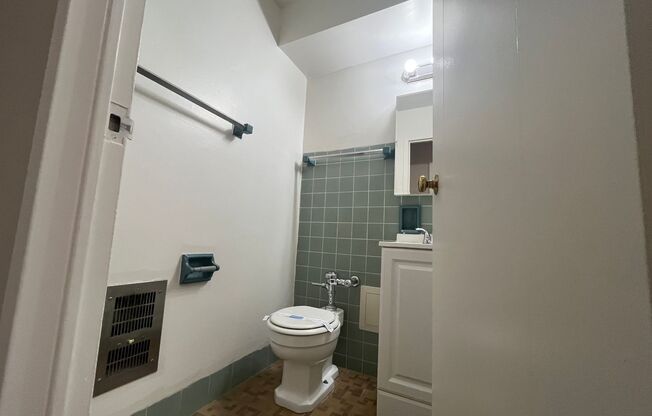 1 bed, 1 bath, $1,150, Unit 207