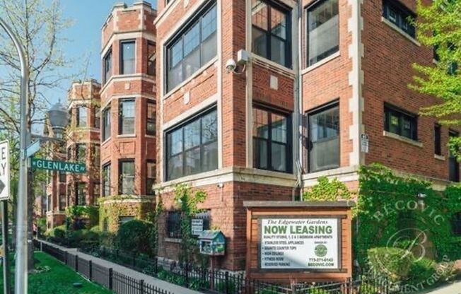 2 beds, 1 bath, 600 sqft, $2,300, Unit 6116-3W