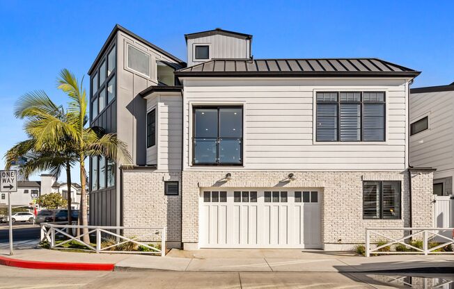 Stunning Brand-New Construction on the Newport Beach Peninsula