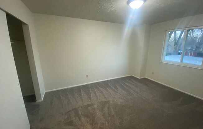 3 beds, 1.5 baths, 1,325 sqft, $2,025, Unit 1817