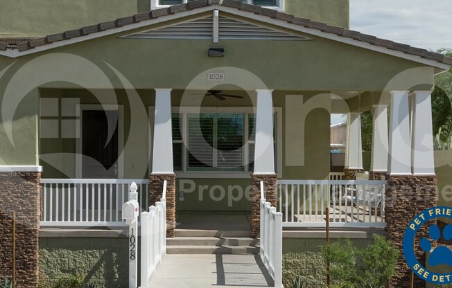 1028 E CURRY ROAD