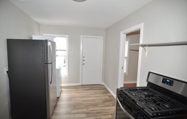 1 bed, 1 bath, 714 sqft, $1,195