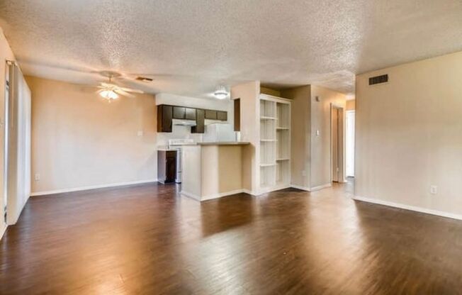 2 beds, 1 bath, 851 sqft, $1,500, Unit 109