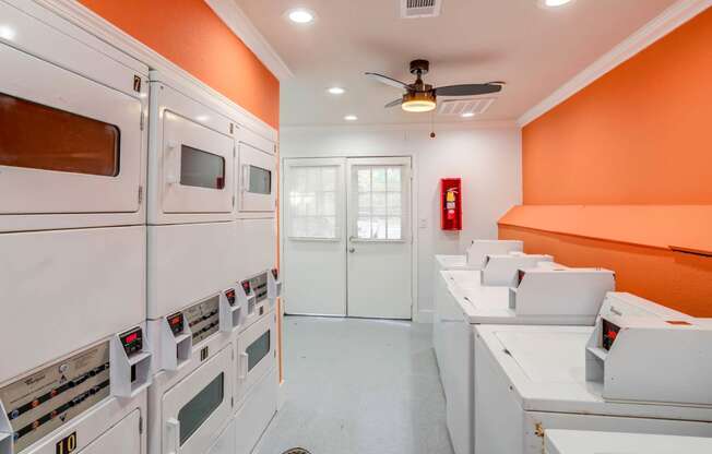Laundry Room at The Reserve at City Center North, Houston