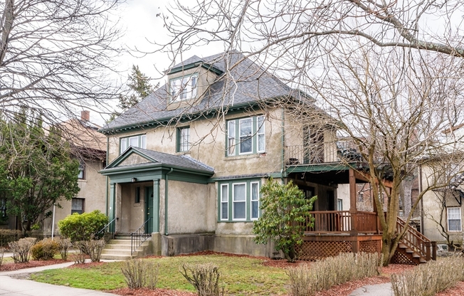 229 231 CHESTNUT HL AVE