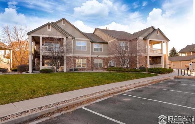 5225 WHITE WILLOW DR