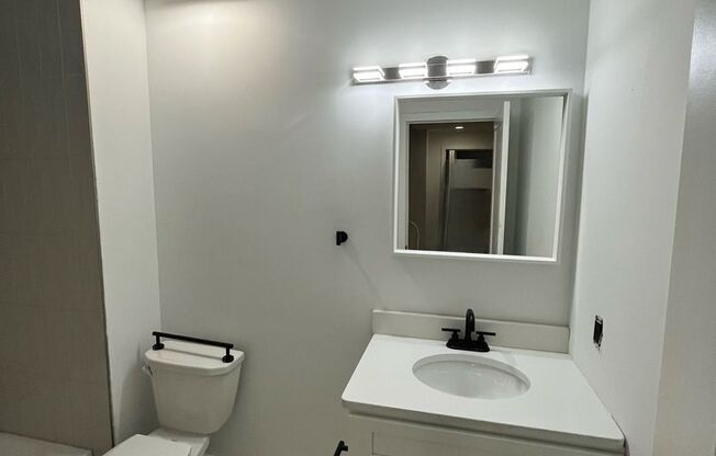 3 beds, 2 baths, 1,600 sqft, $3,100, Unit 513