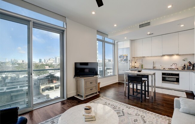 501 West Ave Apt 3202