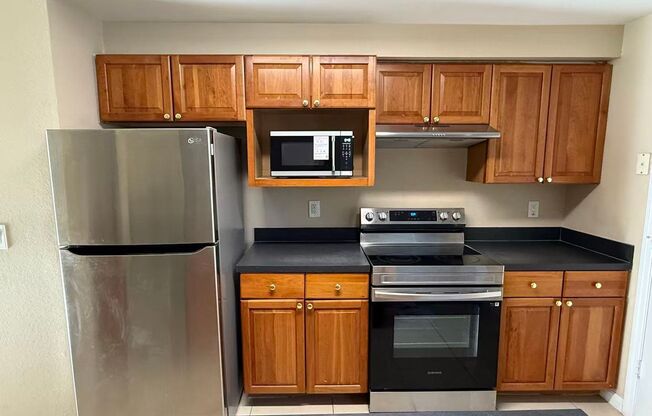 2/2.5 Townhouse Style Condo in Metrowest