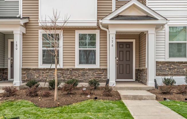 Beautiful 3 bedroom townhome available August 1st!