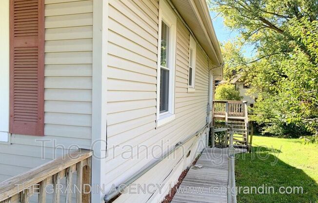 1469 GREENBRIER AVE SE