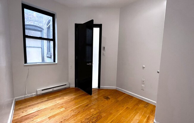 342 MANHATTAN AVE