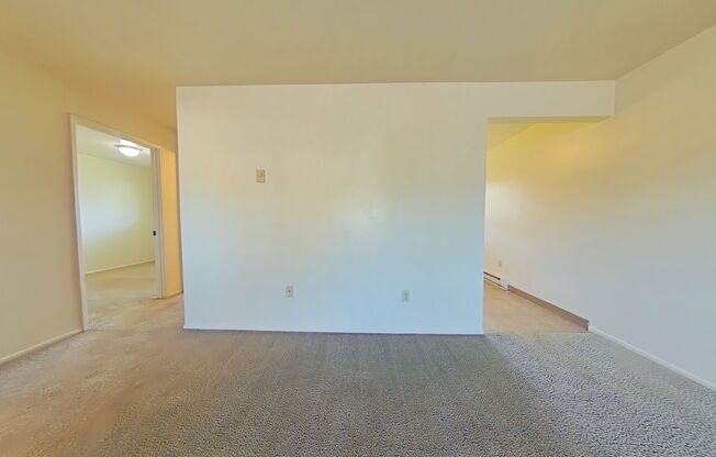 2 Bedroom Apartment ~ Close to Campus ~ Small Pet Friendly
