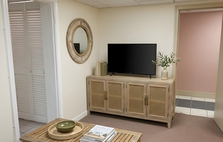 Studio, 1 bath, 300 sqft, $1,950, Unit G4
