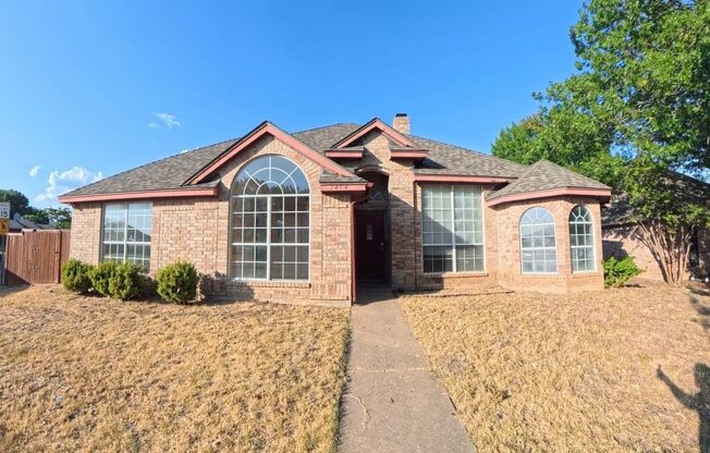Updated 4-Bedroom Home with See-Through Fireplace & Covered Patio | Lancaster ISD - 1454 Cromwell Ct Lancaster, TX 75134