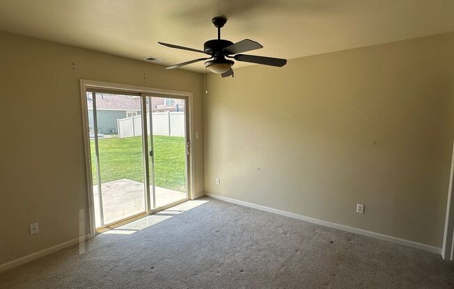 3 bed 2 bath townhome!