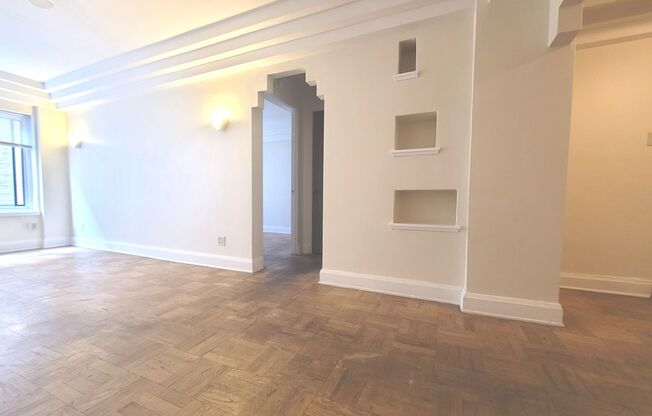 1 bed, 1 bath, $1,075, Unit 307