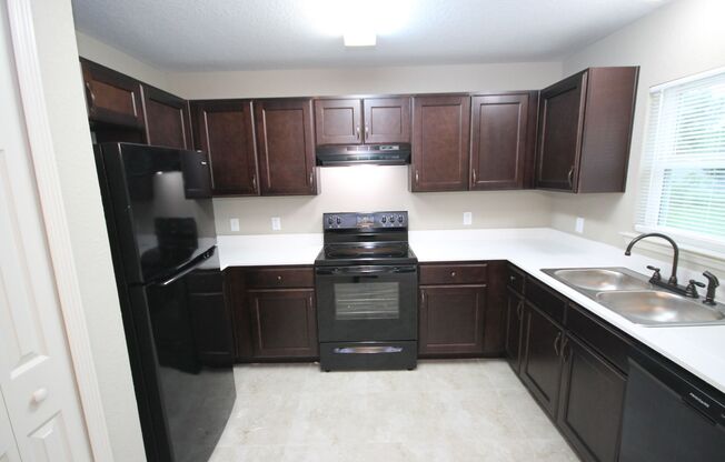 3 beds, 2 baths, $1,599