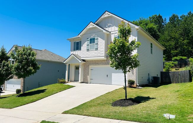 Wow! Beautiful 4 bedroom 2.5 bathroom home in Newnan! Must See!