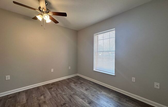 2 beds, 1 bath, 850 sqft, $1,298, Unit Sharp Lane-23