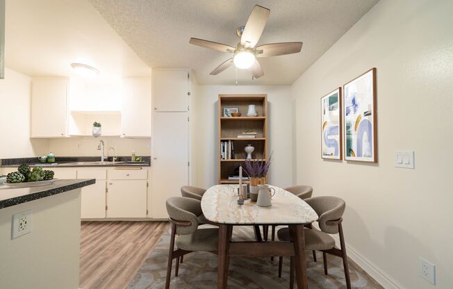 2 beds, 1 bath, 800 sqft, $2,400, Unit 570-09