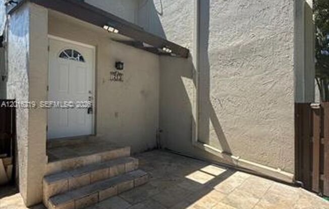 10292 NW 9th St Cir # 203, Miami, FL 33172