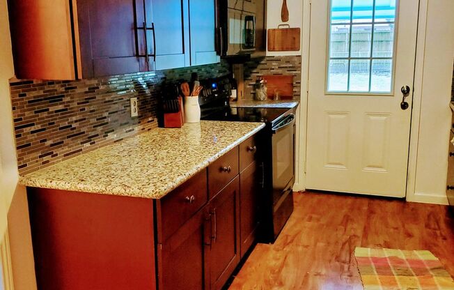 Wonderful 3 bedroom, 1 bathroom  home recently updated!