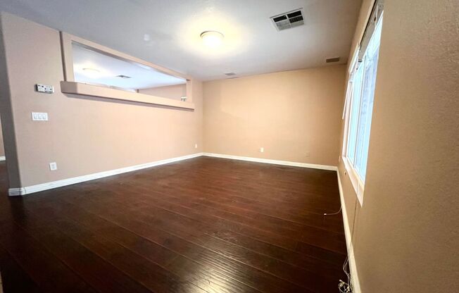 CHARMING HOME AVAILABLE IN SOUTHWEST! HOME HAS LAMINATED HARDWOOD FLOORING, NO CARPETS! KITCHEN HAS BREAKFAST BAR AND ISLAND AND LOTS OF CABINET SPACE! HOME CONTAINS A LOFT UPSTAIRS AND FAMILY ROOM DOWNSTAIRS! BACKYARD PATIO IS COVERED FOR SHADE!