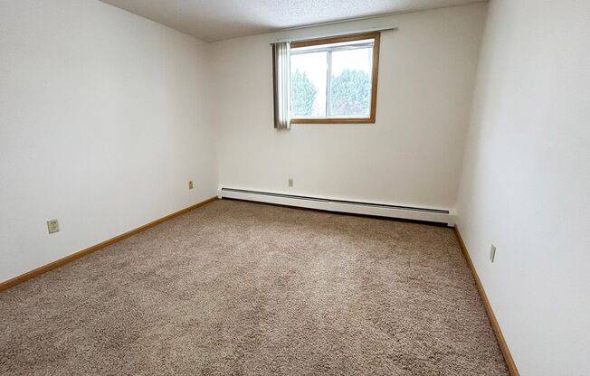 2 beds, 1 bath, 780 sqft, $780, Unit 2501-104