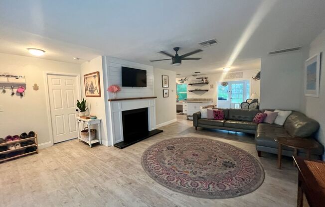 DUNEDIN FL LIVING 3/1 HOME