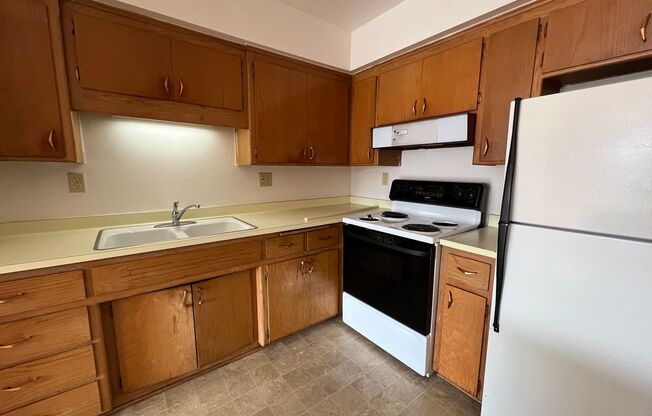 1 bed, 1 bath, $1,015, Unit 22