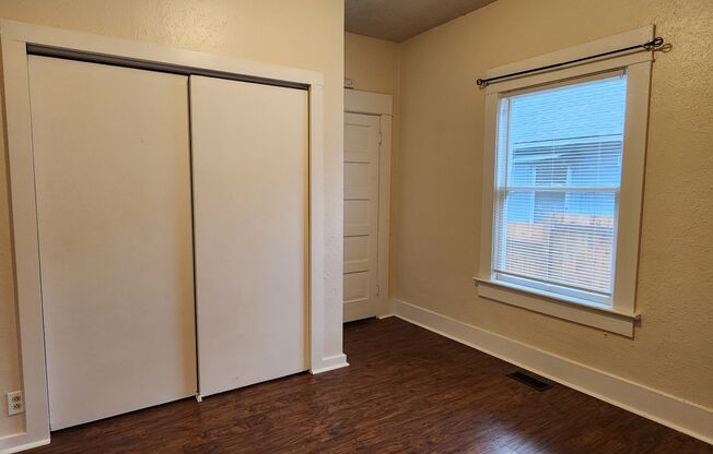 3 beds, 1 bath, $1,895