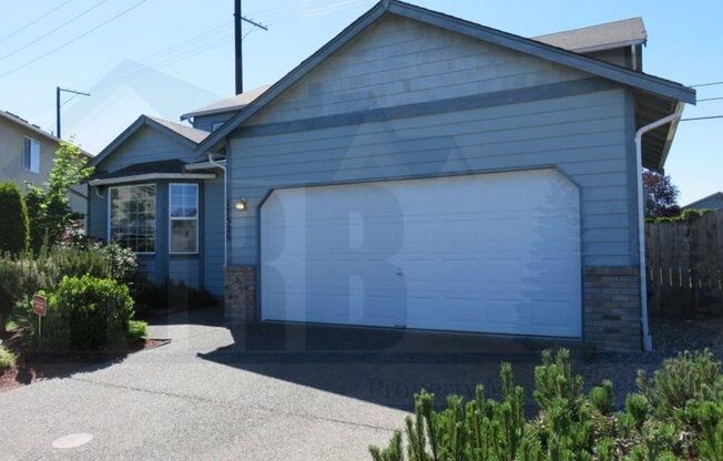 Stunning 4 bd House in Puyallup! $500.00 Move In Credit!