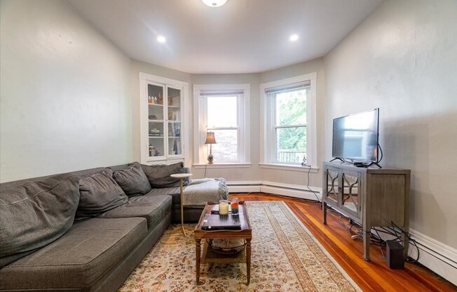 862 HUNTINGTON AVE