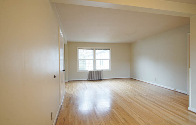 Great Restored 1 Bdr Across from Laurelhurst Park