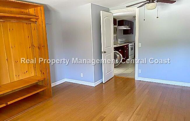 2 beds, 1 bath, $2,600