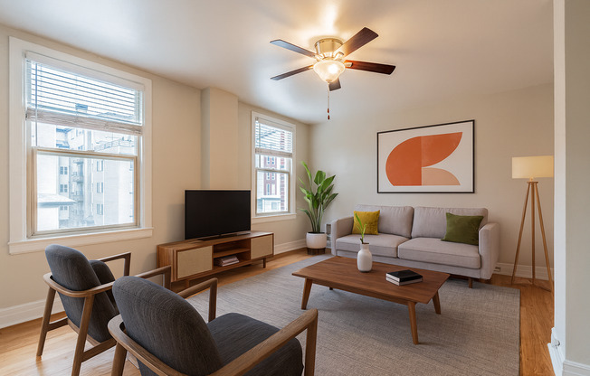 Studio, 1 bath, 378 sqft, $1,325