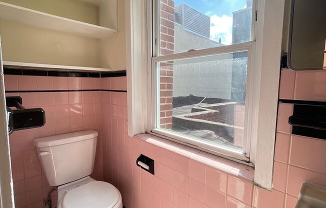 Studio, 1 bath, $995, Unit 6