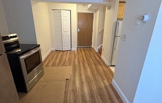 3 beds, 2 baths, 1,198 sqft, $4,400, Unit 34