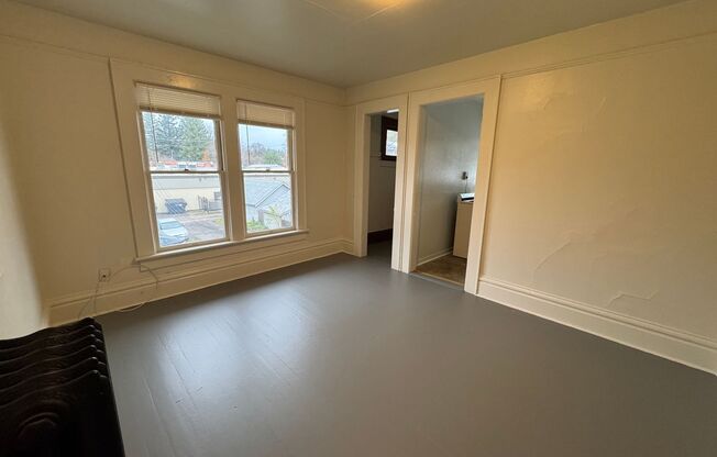 Studio, 1 bath, $750, Unit 455 W 12th Ave. #202