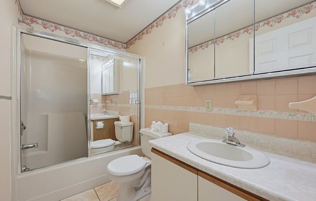 2 beds, 1.5 baths, 1,202 sqft, $2,800