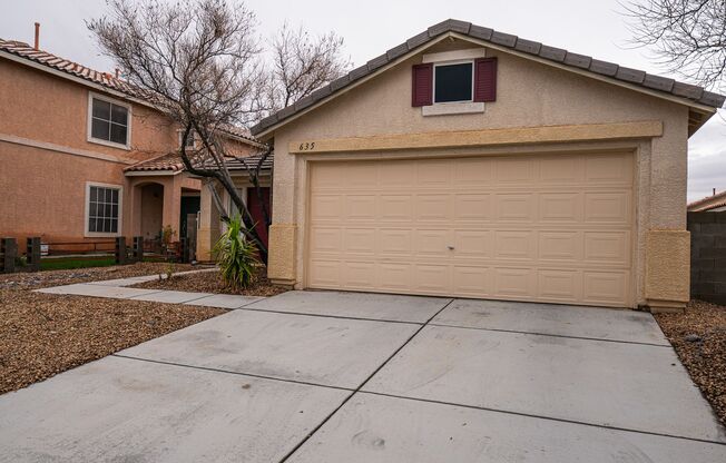 Beautiful Single Story Home with New Flooring and Paint throughout!