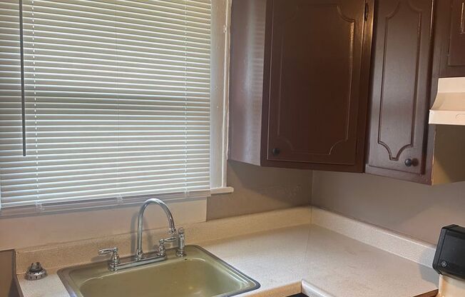 1 bed, 1 bath, 600 sqft, $650