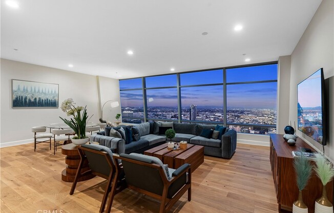 3 beds, 3.5 baths, 2,530 sqft, $15,000, Unit 48C